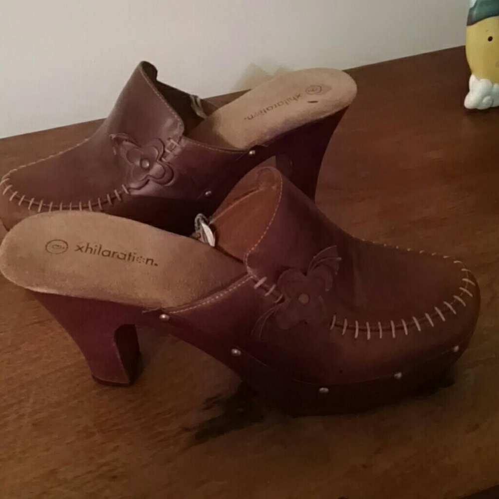 Beautiful brown clogs
